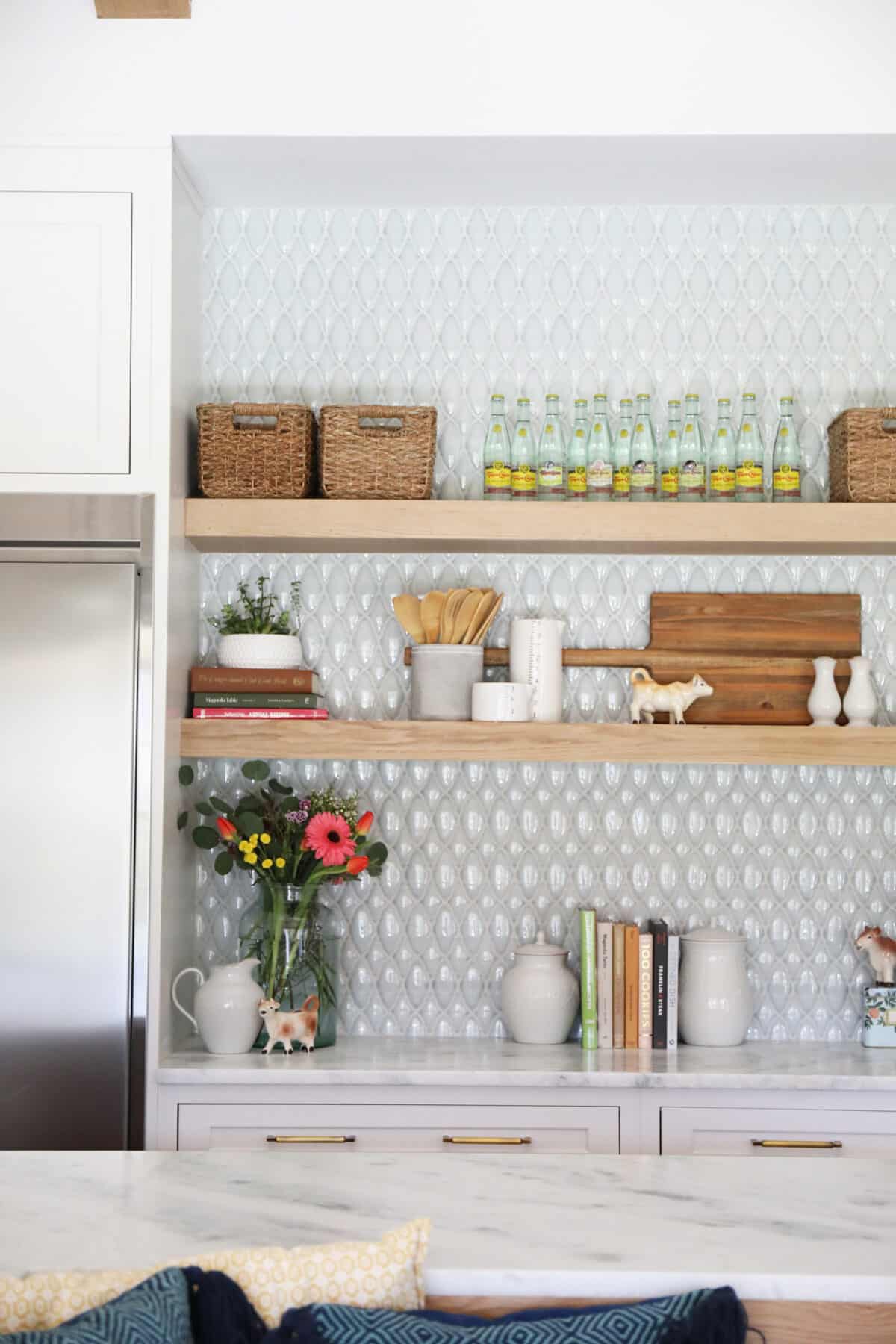 tips for open shelving in a kitchen