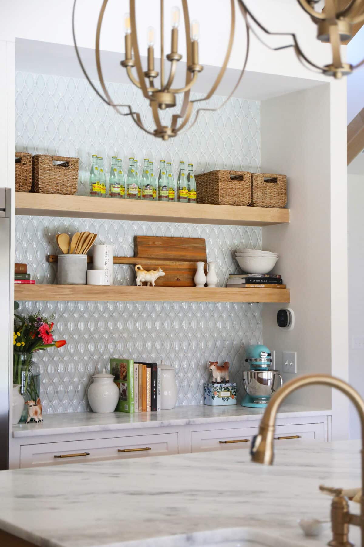 tips for open shelving in a kitchen