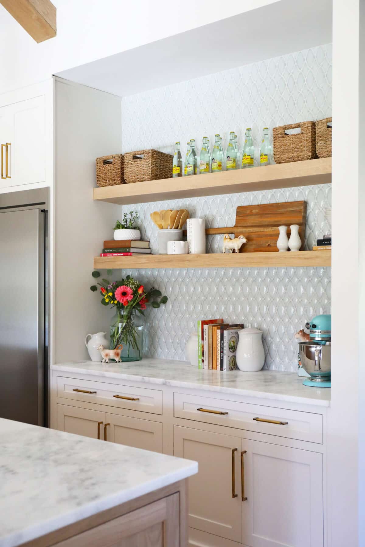 tips for open shelving in a kitchen