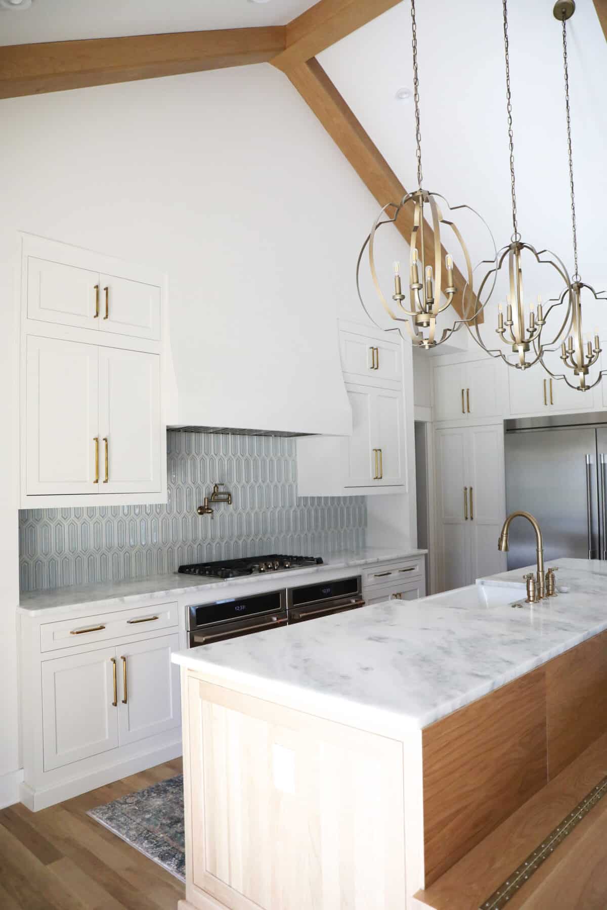 tips for open shelving in a kitchen