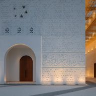 mosque of the late mohamed abdulkhaliq gargash in dubai by dabbagh architects