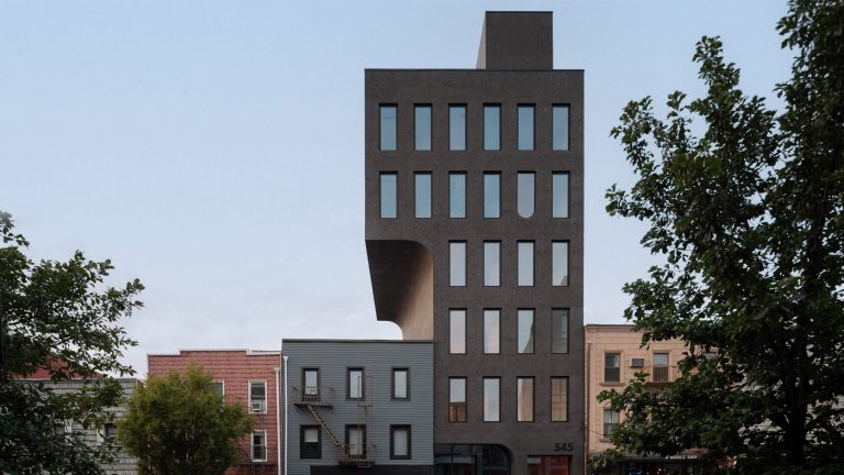 Commoncraft uses cantilever to extend “unconventional” Brooklyn building