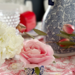 7 Easy Valentine’s Day Table Decor Ideas