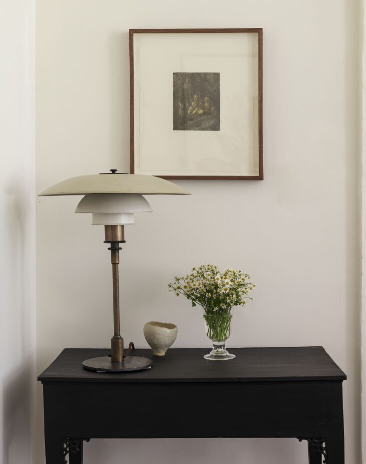 A Serene, Small West Village Apartment by English Designer Georgie Stogdon A Serene, Small West Village Apartment by English Designer Georgie Stogdon