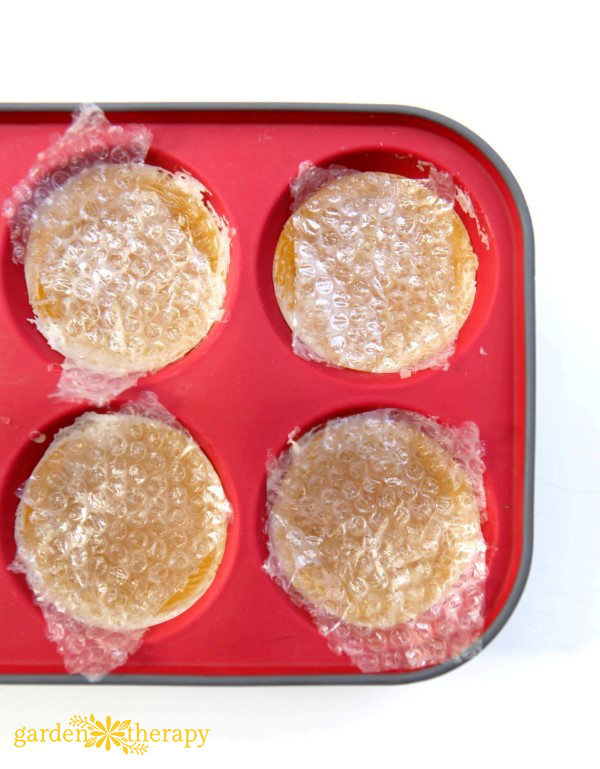 how to make gorgeous honeycomb soap bars easily at home