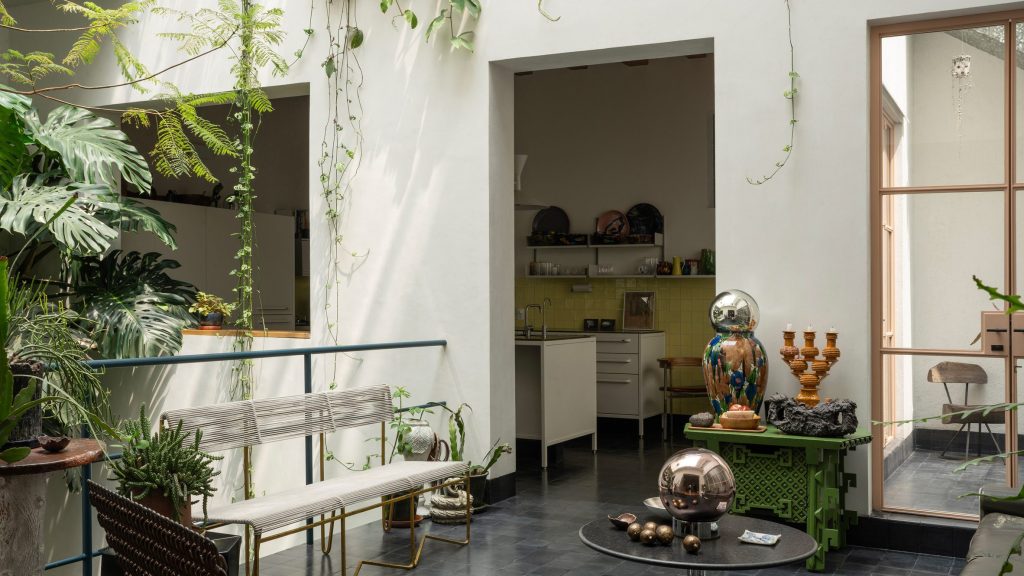 Max von Werz Architects renovates artist’s Mexico City townhouse