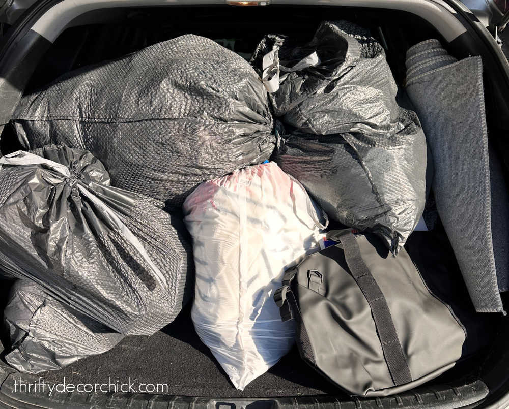 My Top Five Tips That Make Decluttering MUCH Easier | Thrifty Decor Chick