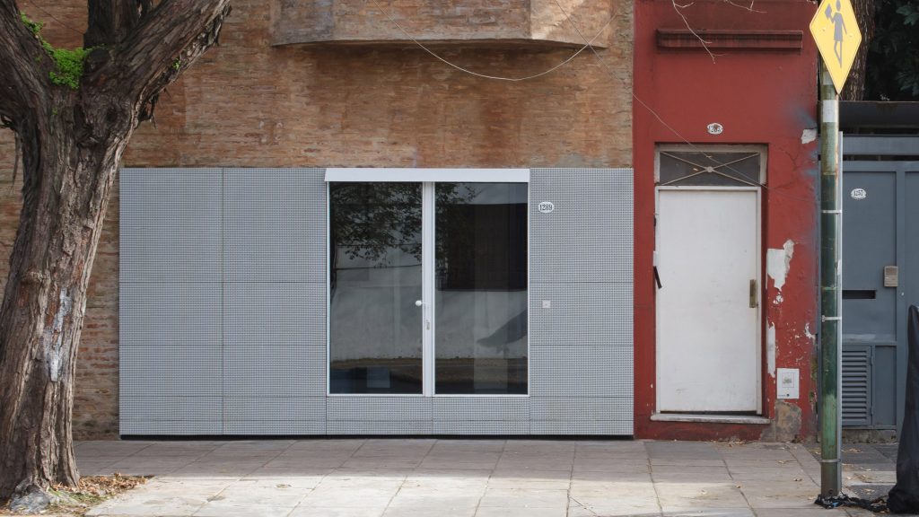 Juan Campanini – Josefina Sposito design mesh-covered wine shop in Argentina