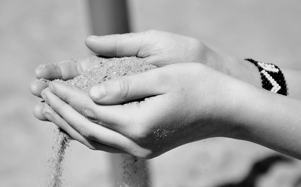 Symbolic Essay of Frost-Kissed Stillness