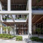 Triptyque wraps São Paulo skyscraper with system of planters Triptyque wraps São Paulo skyscraper with system of planters