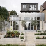 Seven homes characterised by shiny metal exteriors Seven homes characterised by shiny metal exteriors