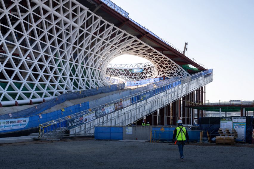 construction work at busan opera house by snøhetta