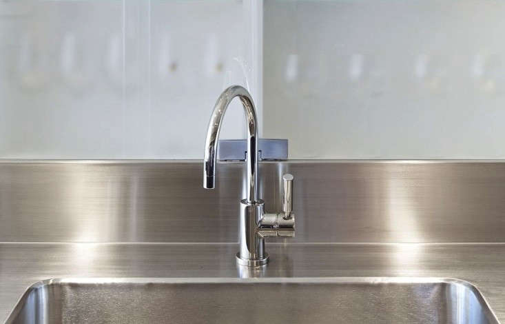 2014 murphy burnham buttrick loft remodelista stainless sink detail 5