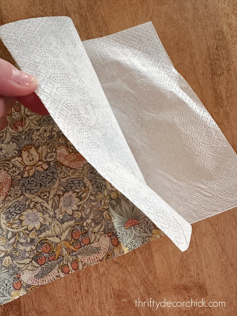 separating paper napkin layers