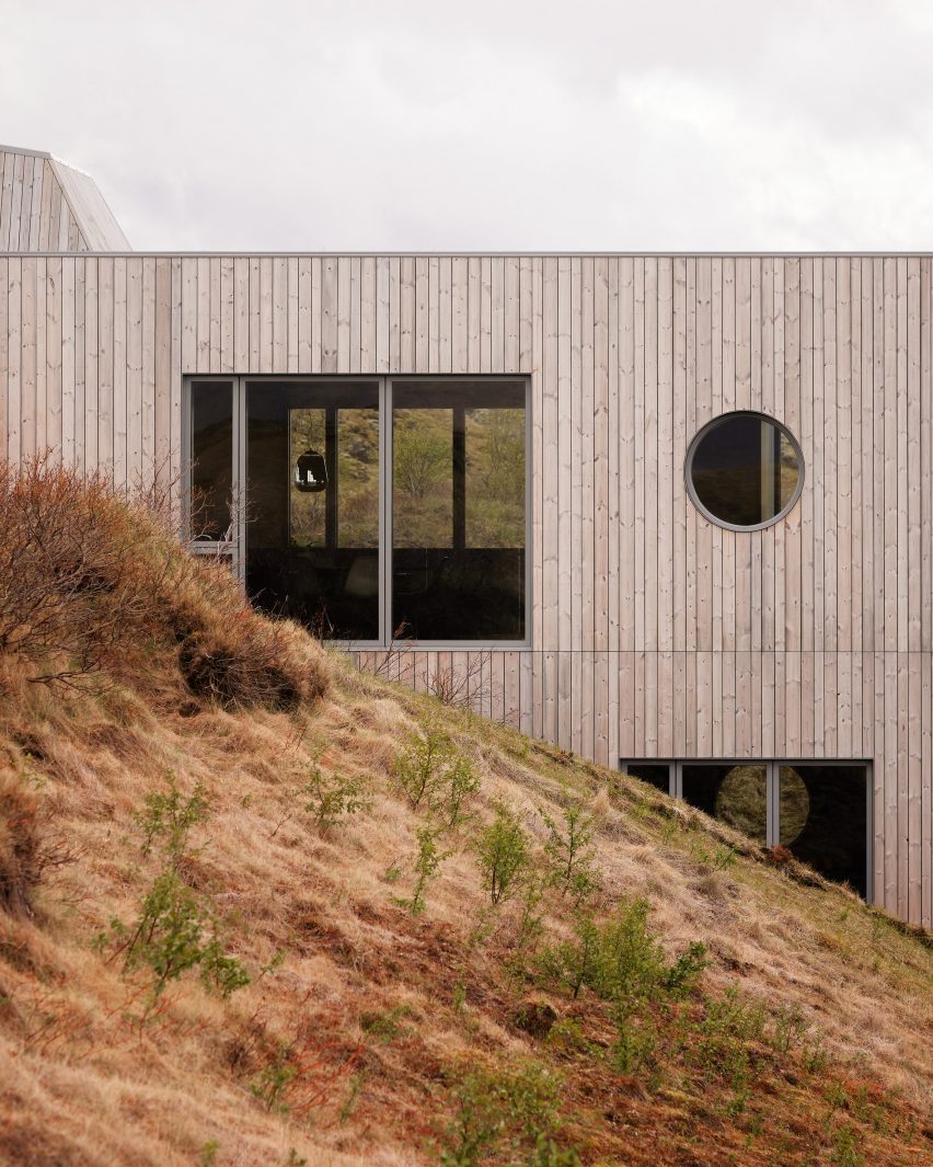 close-up exterior shot of summerhouse by yrki arkitektar