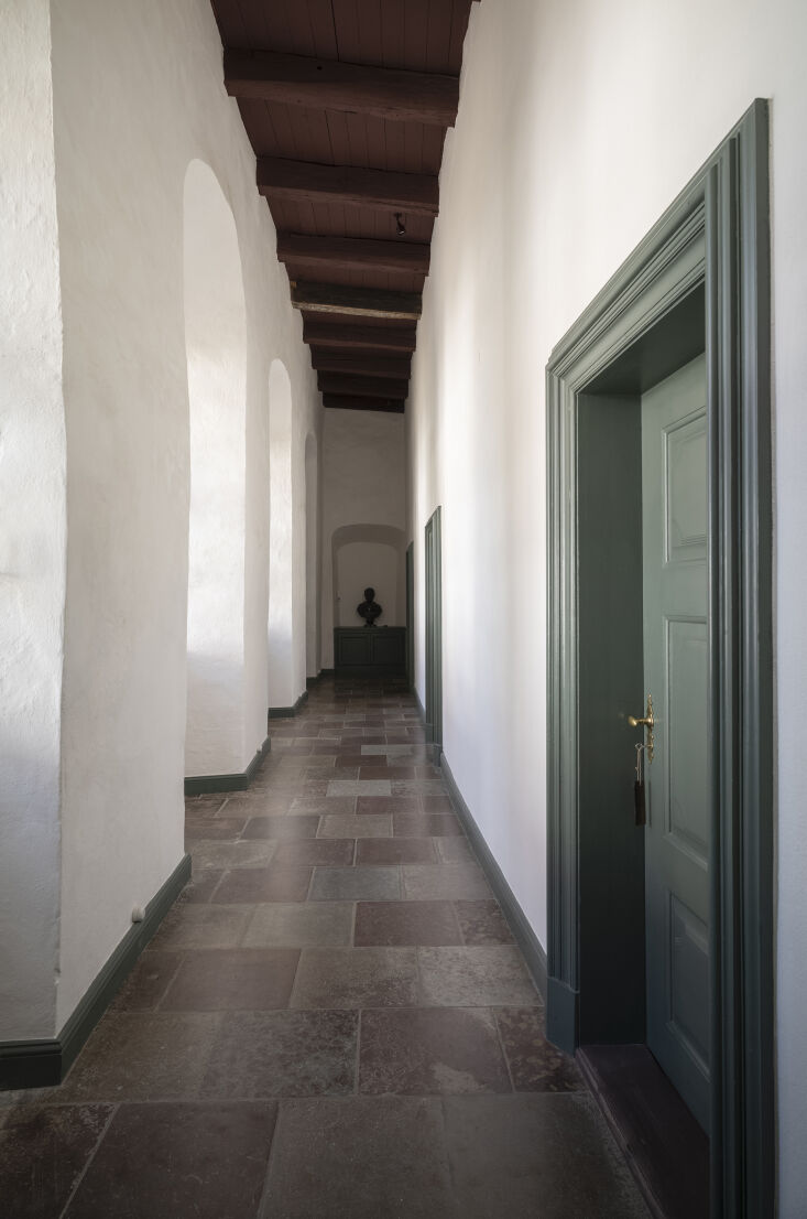 linolie & pigment supplied custom mixed linseed oil colors based on histori 19