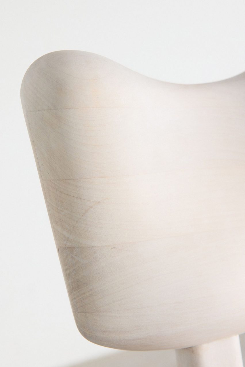 curved backrest of silas office chair