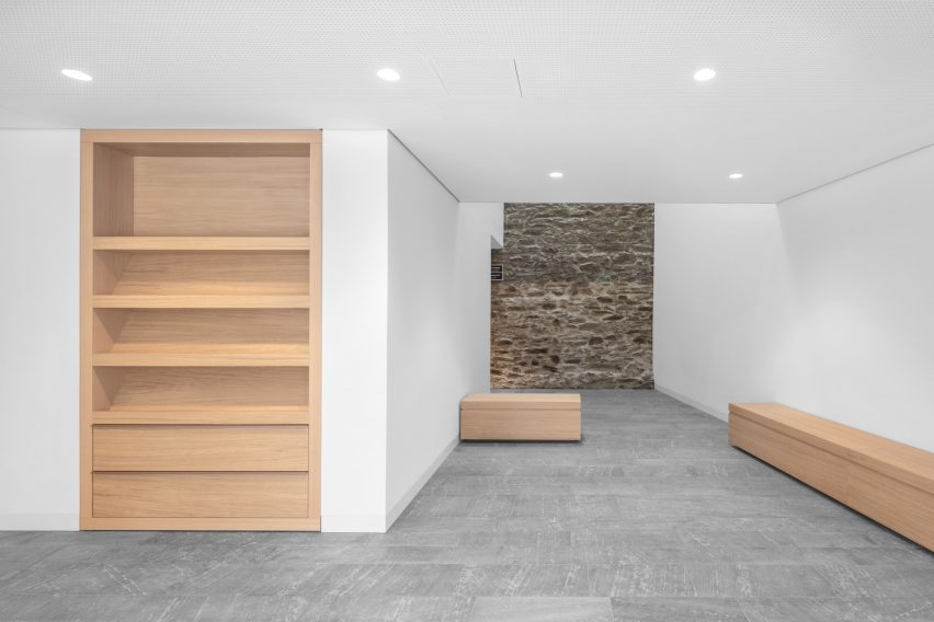 interior of the mother-of-pearl experience museum by schulz und schulz