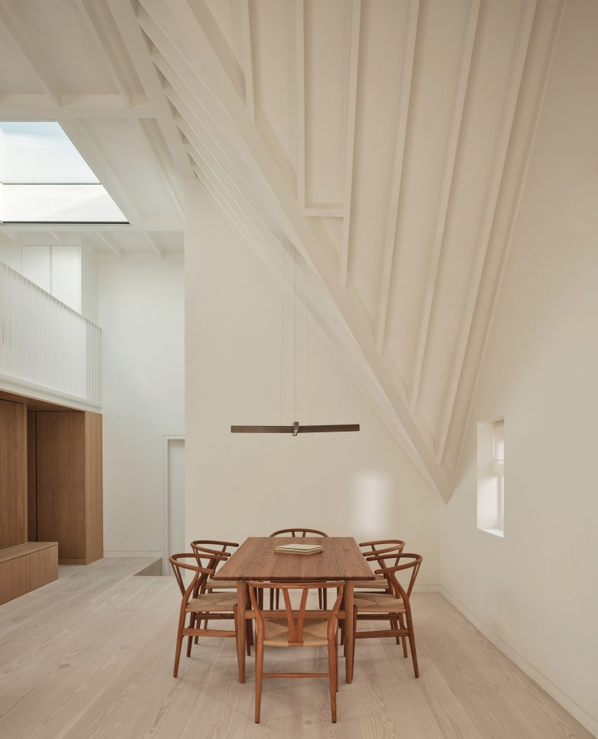 vaulting loft by mata architects