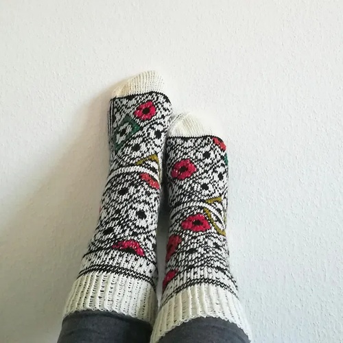 creative poppy wearables