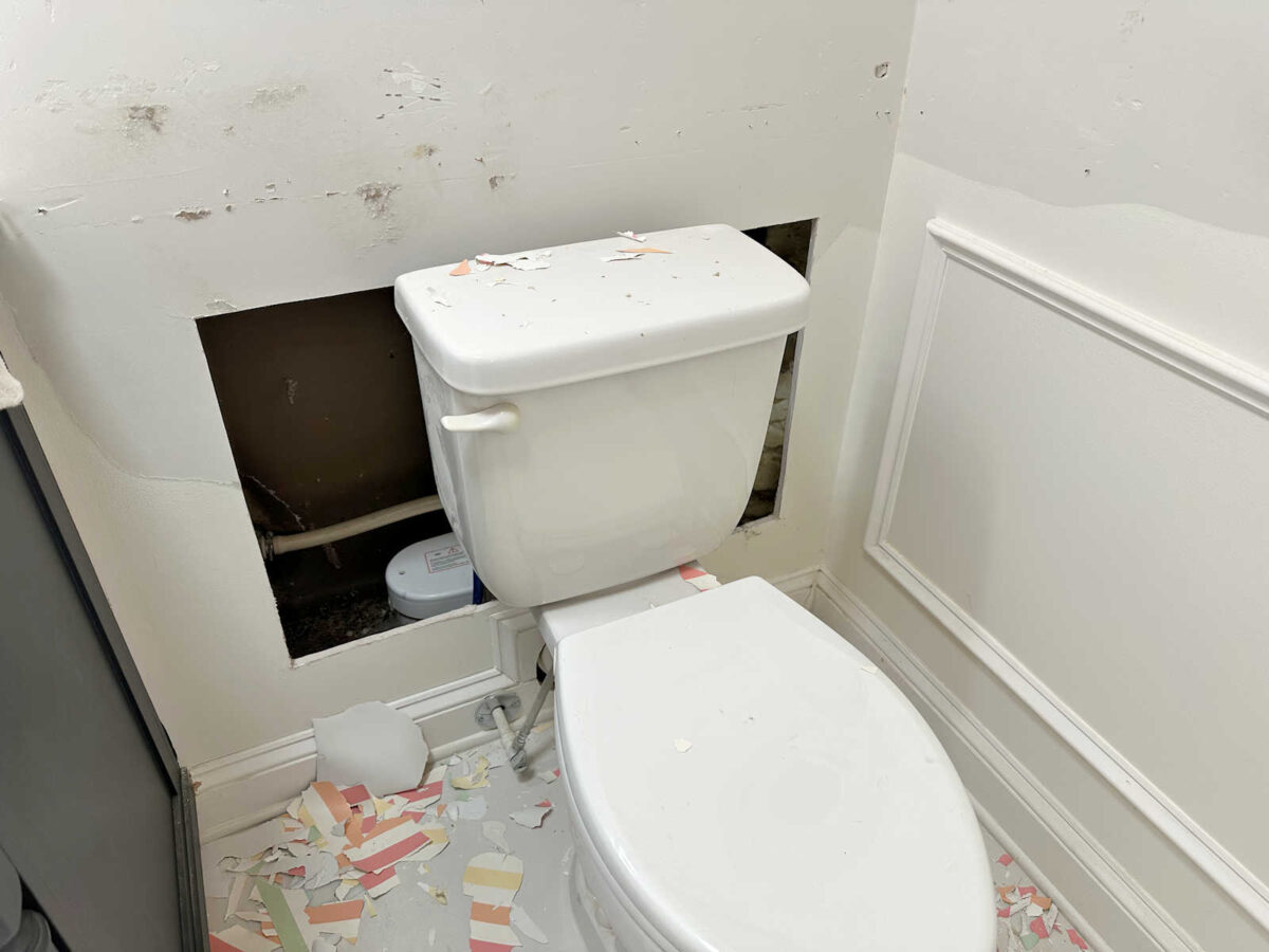 studio bathroom progress (it's not much, but it's progress!)