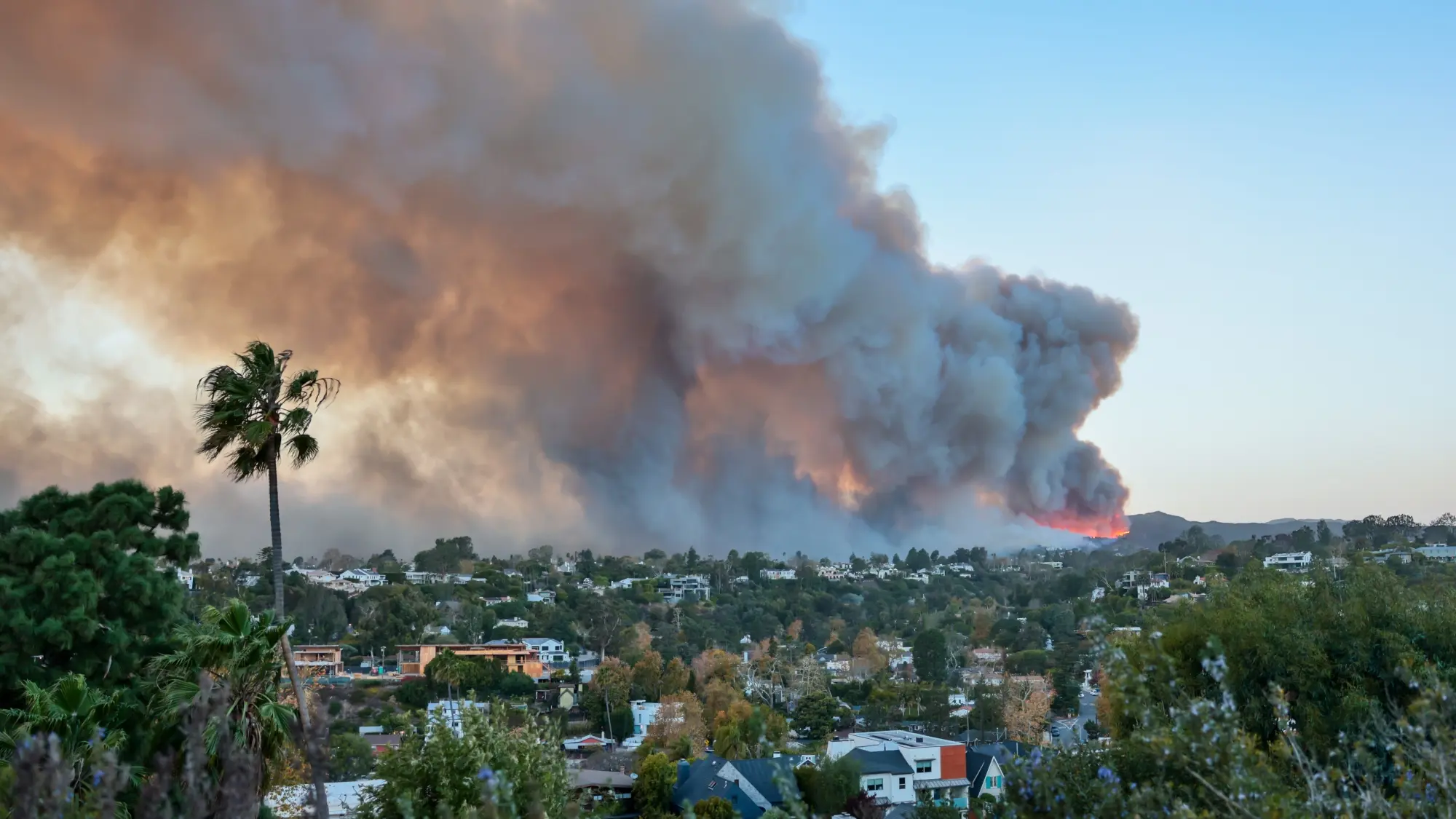 scientists have found another alarming pattern in wildfires 2 wildfire smoke in los angeles