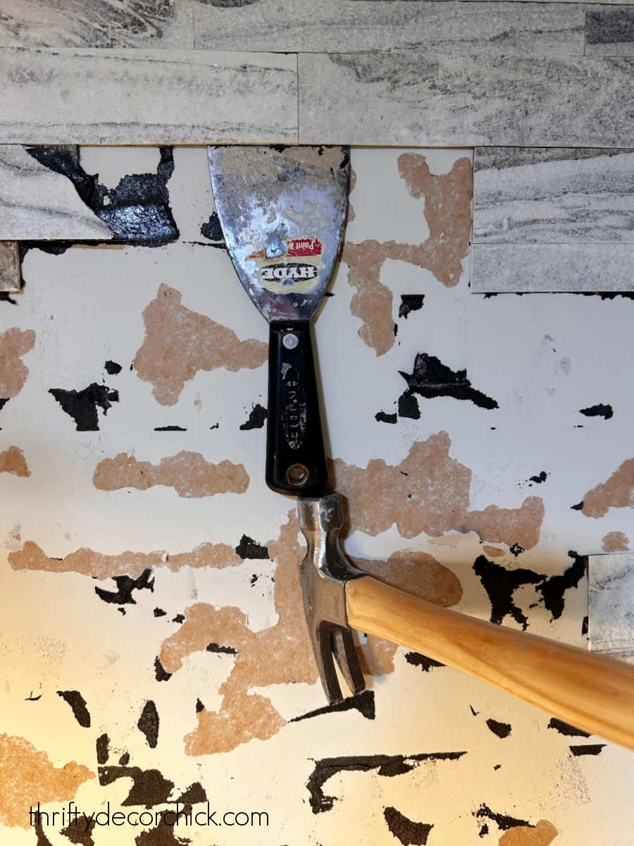 how to remove sticky peel & stick tile {& my replacement!} | thrifty decor chick 28 removing peel and stick tile