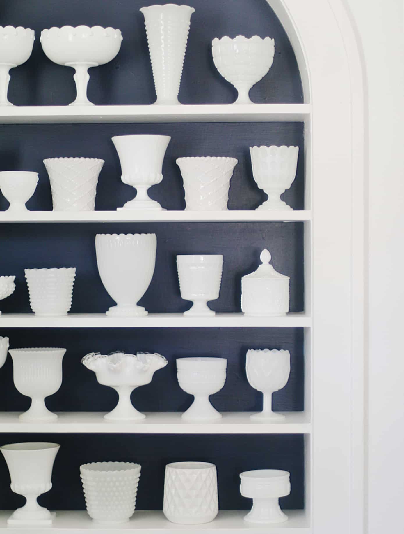 how to mix patterns with blue and white 3 how to mix patterns with dishes