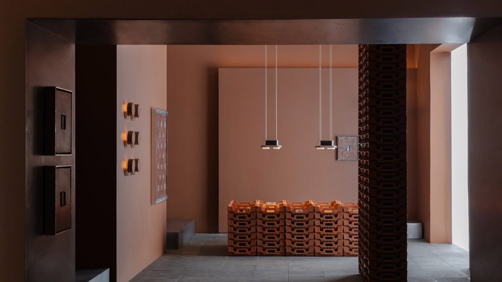 Davidpompa creates lighting from discarded shells