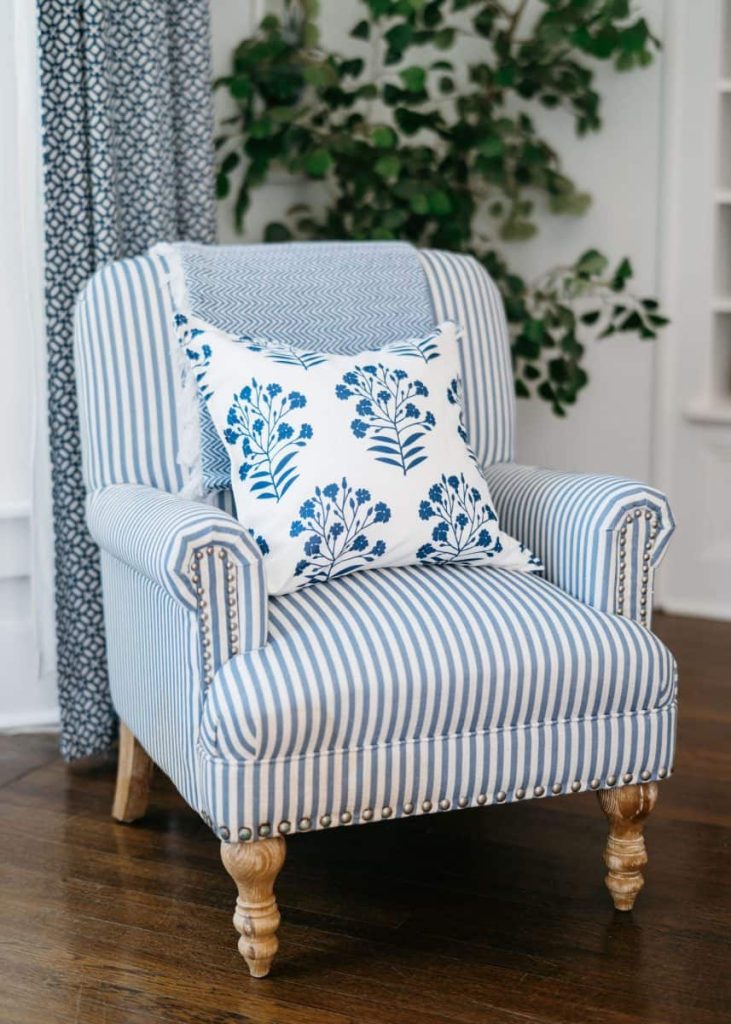 How To Mix Patterns With Blue and White