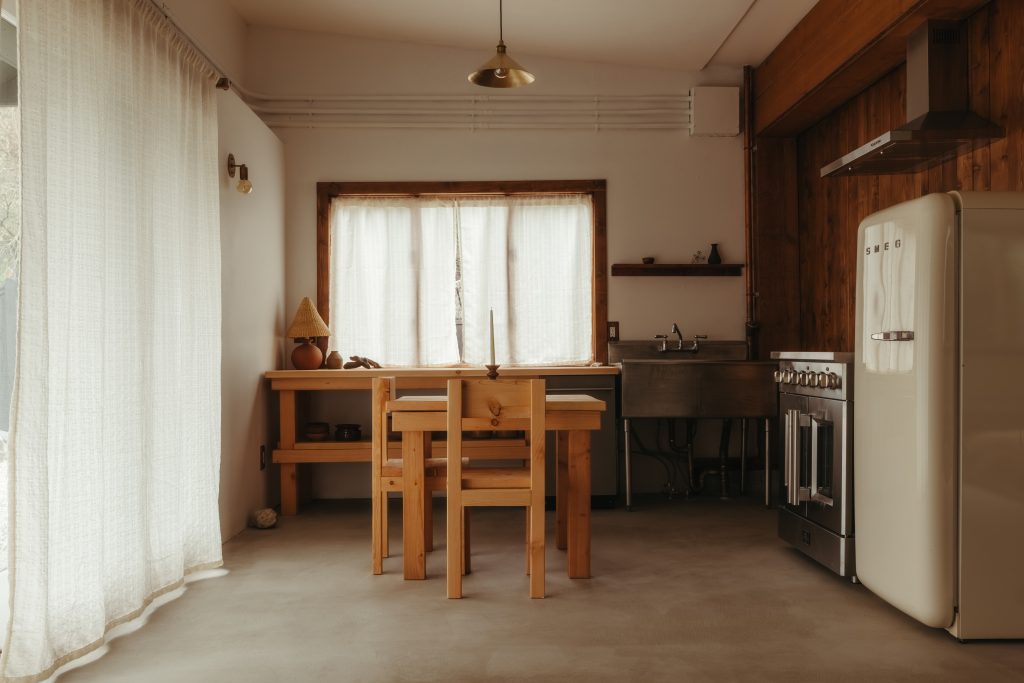 Coming to the Cabin: A Canadian Coveside House by Earth to People, Available for Stays