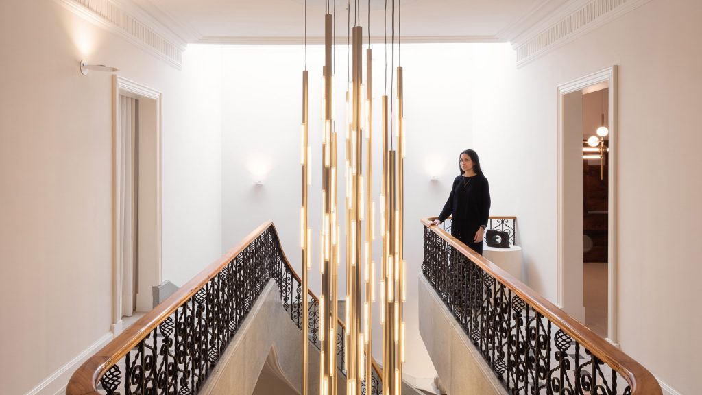 Lee Broom displays “a sculptural tableau of light” in Mexico City
