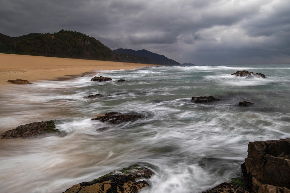 Seasonal Ritual: Autumn’s Hygge Ritual – Embers of Cozy Moments