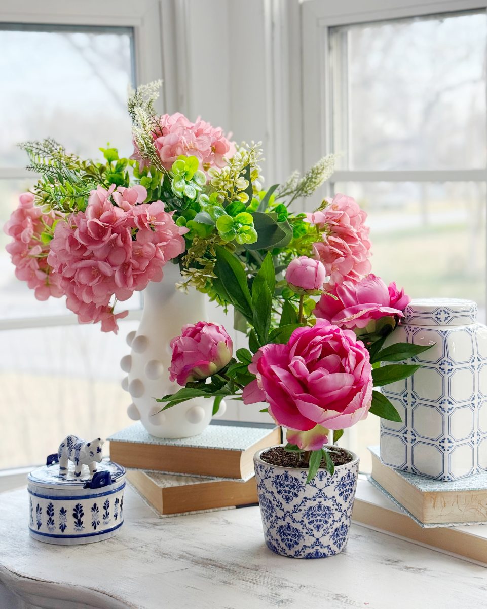 DIY Hobnail Vase That Looks Like Vintage Milkglass DIY Hobnail Vase That Looks Like Vintage Milkglass