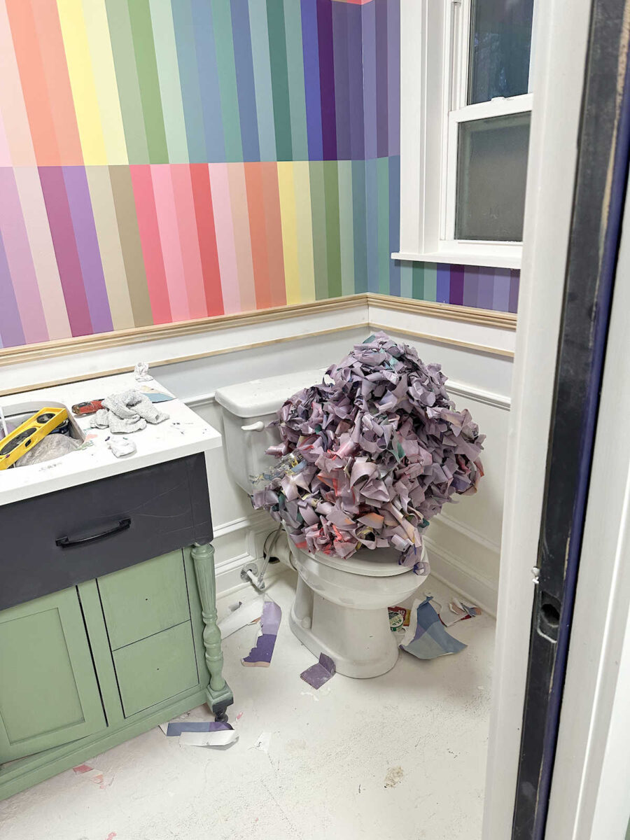 bathroom walls - painted striped wall design (35 colors!)
