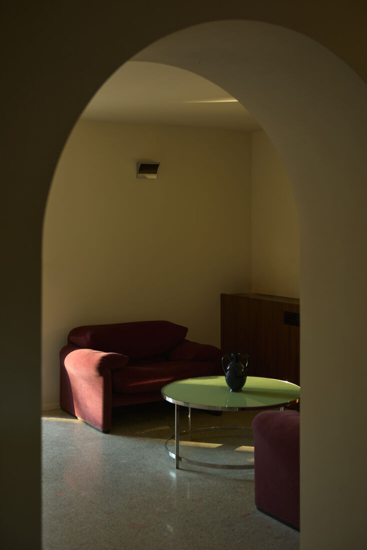 the ground floor of the locanda includes a welcome room for guests. 19