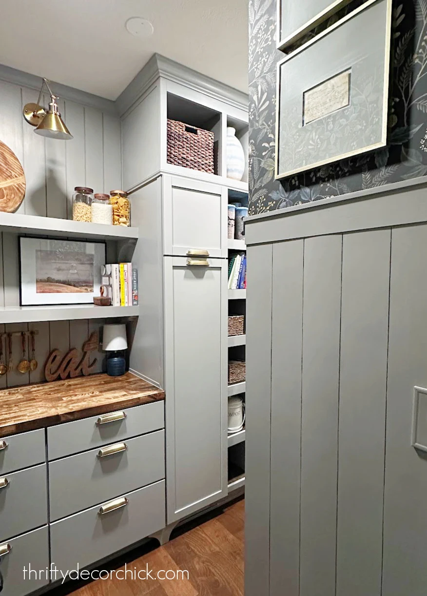 how to update basic cabinets with diy furniture feet | thrifty decor chick 8 diy butler's pantry with cabinets