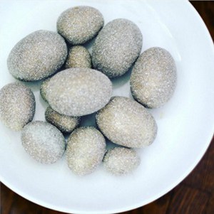 botanical leaf imprint easter eggs