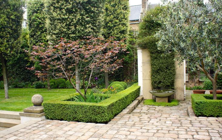 neisha_crosland_13_06_11_05