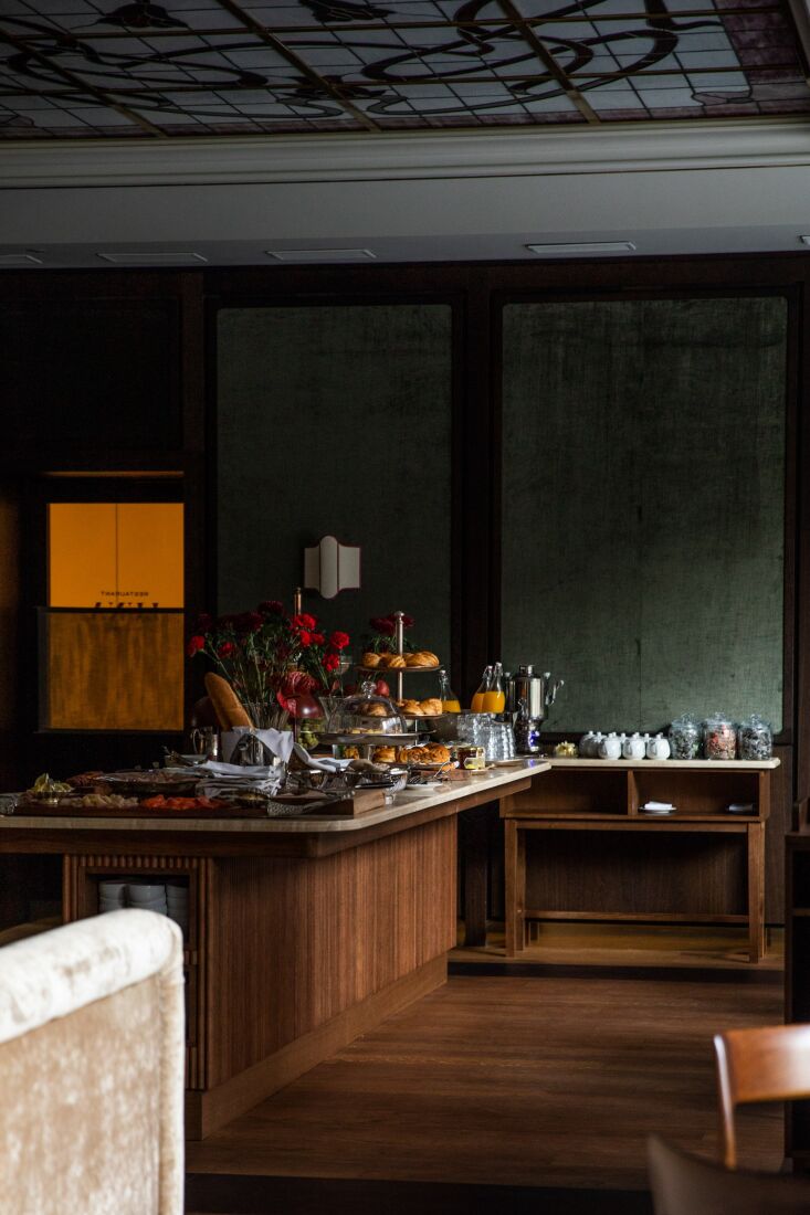 the luna restaurant is fitted with custom lighting from biquadra who designed t 22