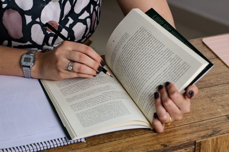 Symbolic Essay: The Oak’s Ageless Whispers in Wind