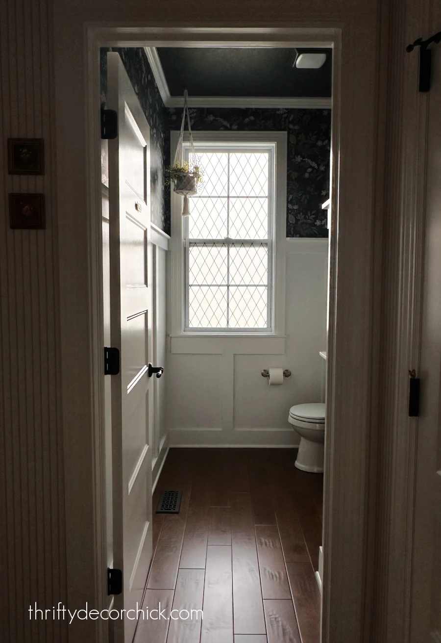 a pretty window diy and finishing touches in the powder room | thrifty decor chick 7 decorative lattice window film