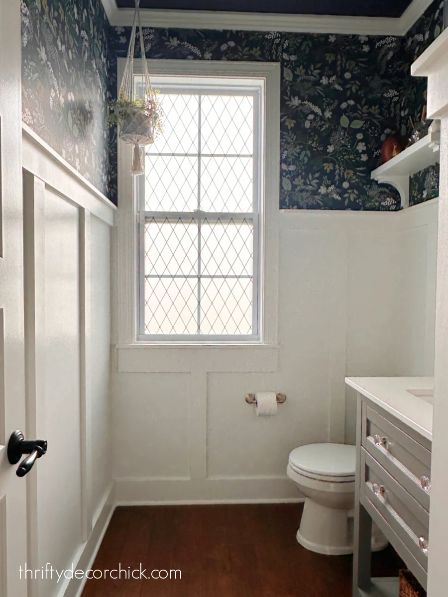 a pretty window diy and finishing touches in the powder room | thrifty decor chick 10 powder room with pretty window film