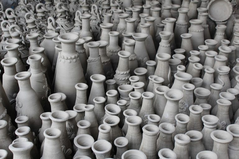 Poetic Guide: Weaving Dusk Threads Through Magnolia Veils Poetic Guide: Weaving Dusk Threads Through Magnolia Veils