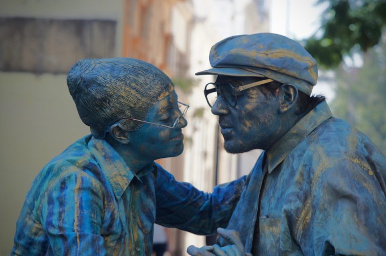 Seasonal Ritual: Weave Lanterns Where Frost Camouflages