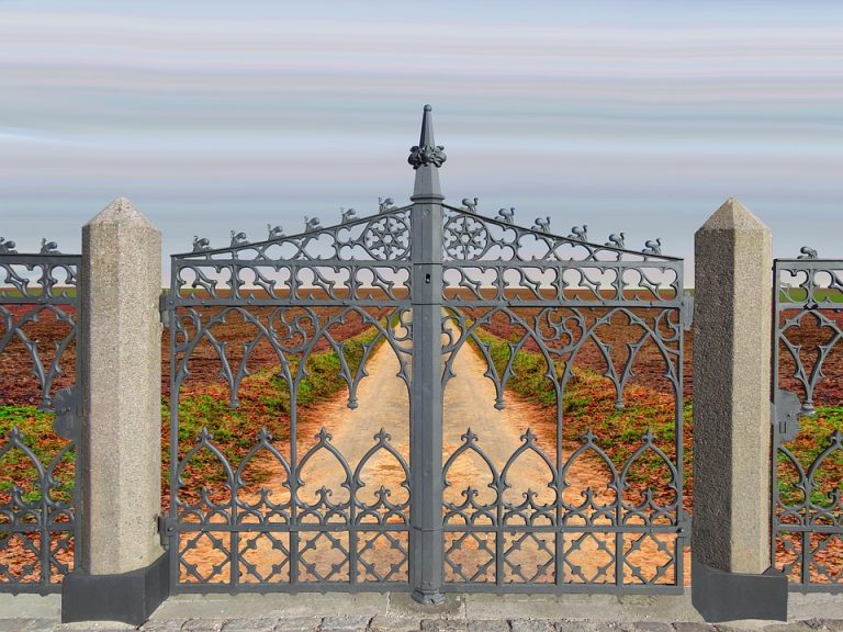 Symbolic Essay: Moss Weaving and Honeycomb Whispers Symbolic Essay: Moss Weaving and Honeycomb Whispers