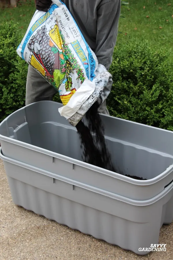 the best soil for self-watering garden containers