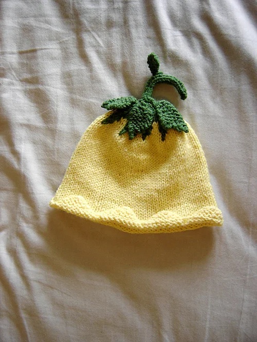 knitted daffodil free