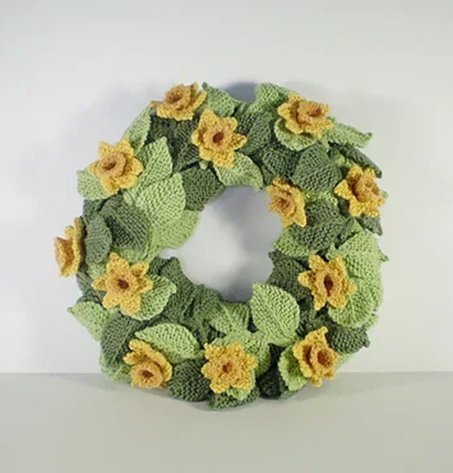 knitted daffodil free
